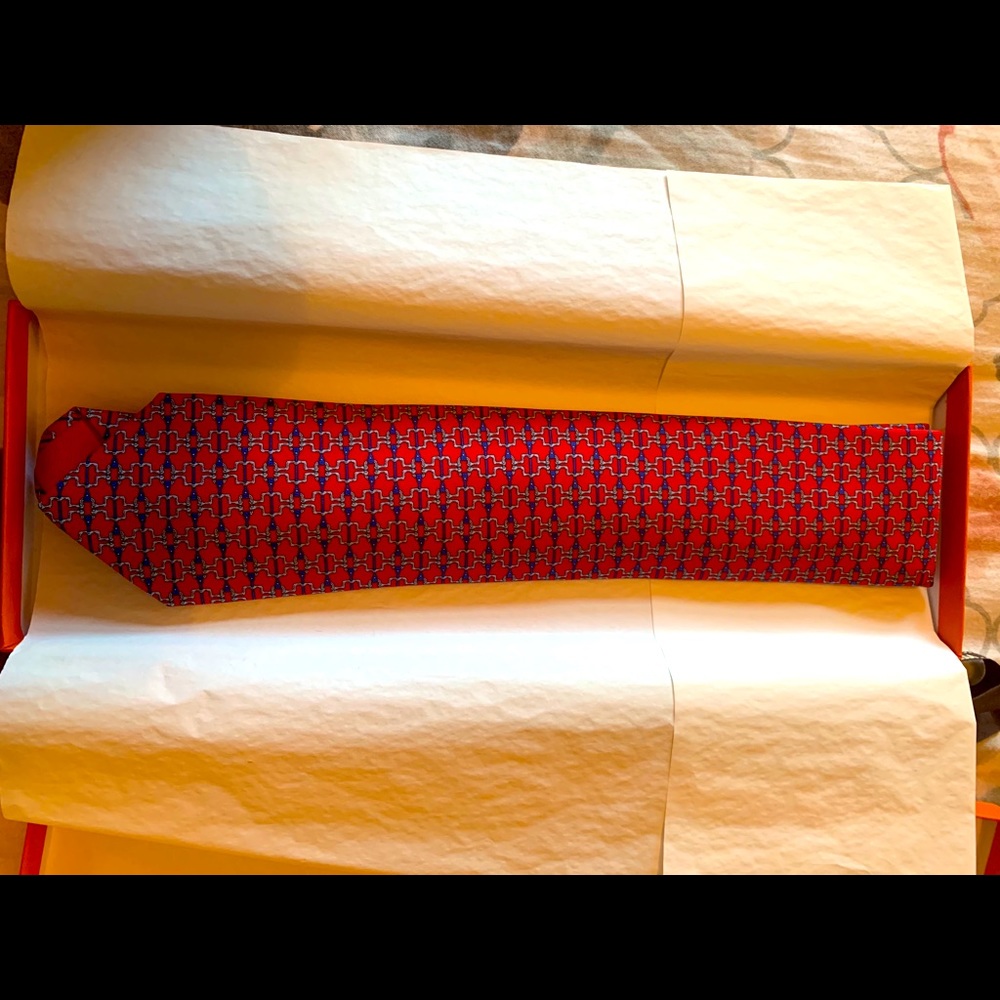 *Unworn* Hermès tie!!